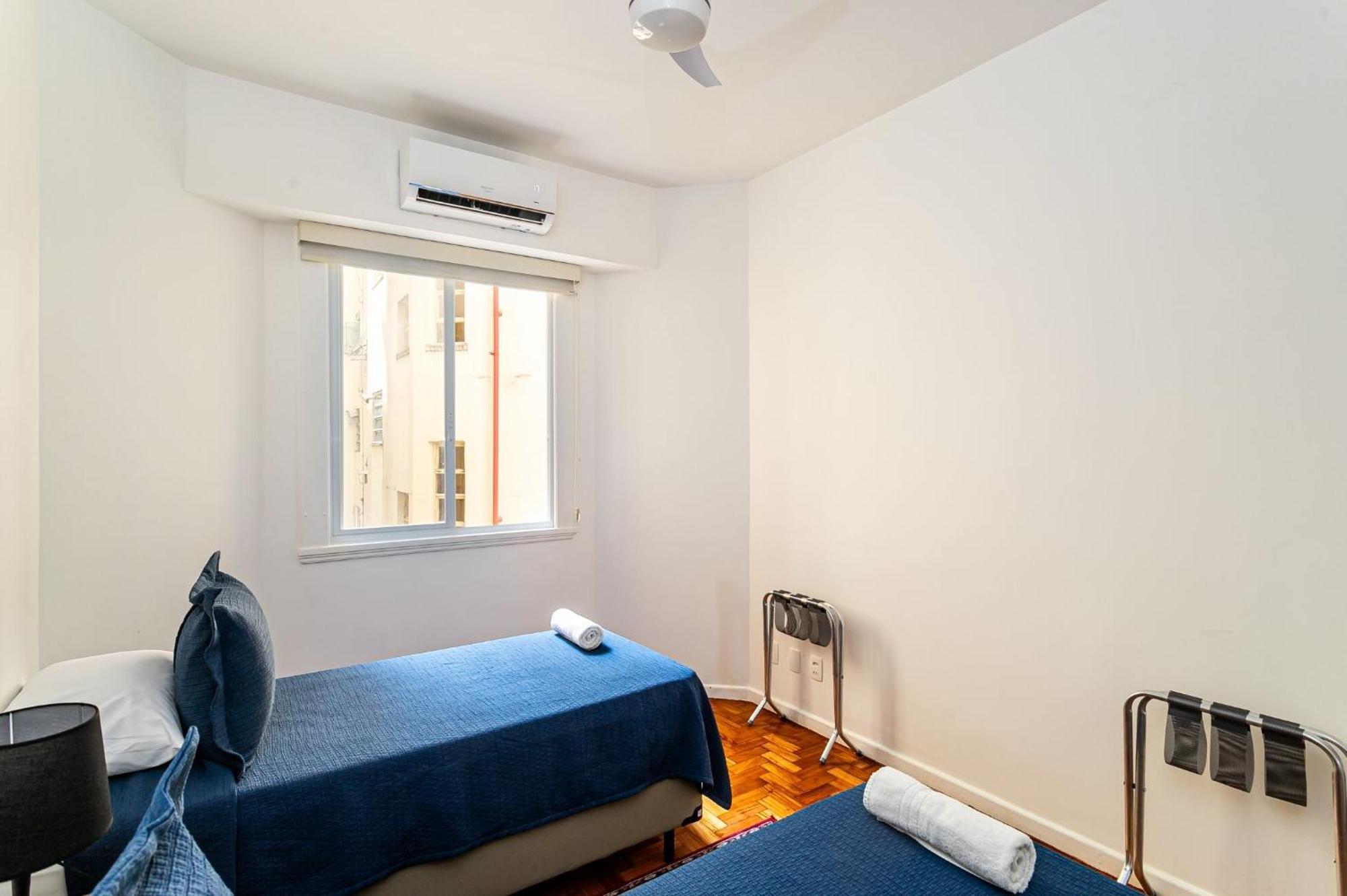 Apartamento Luxuoso 3qtos Vista Mar Em Copacabana | A 2440/515 *