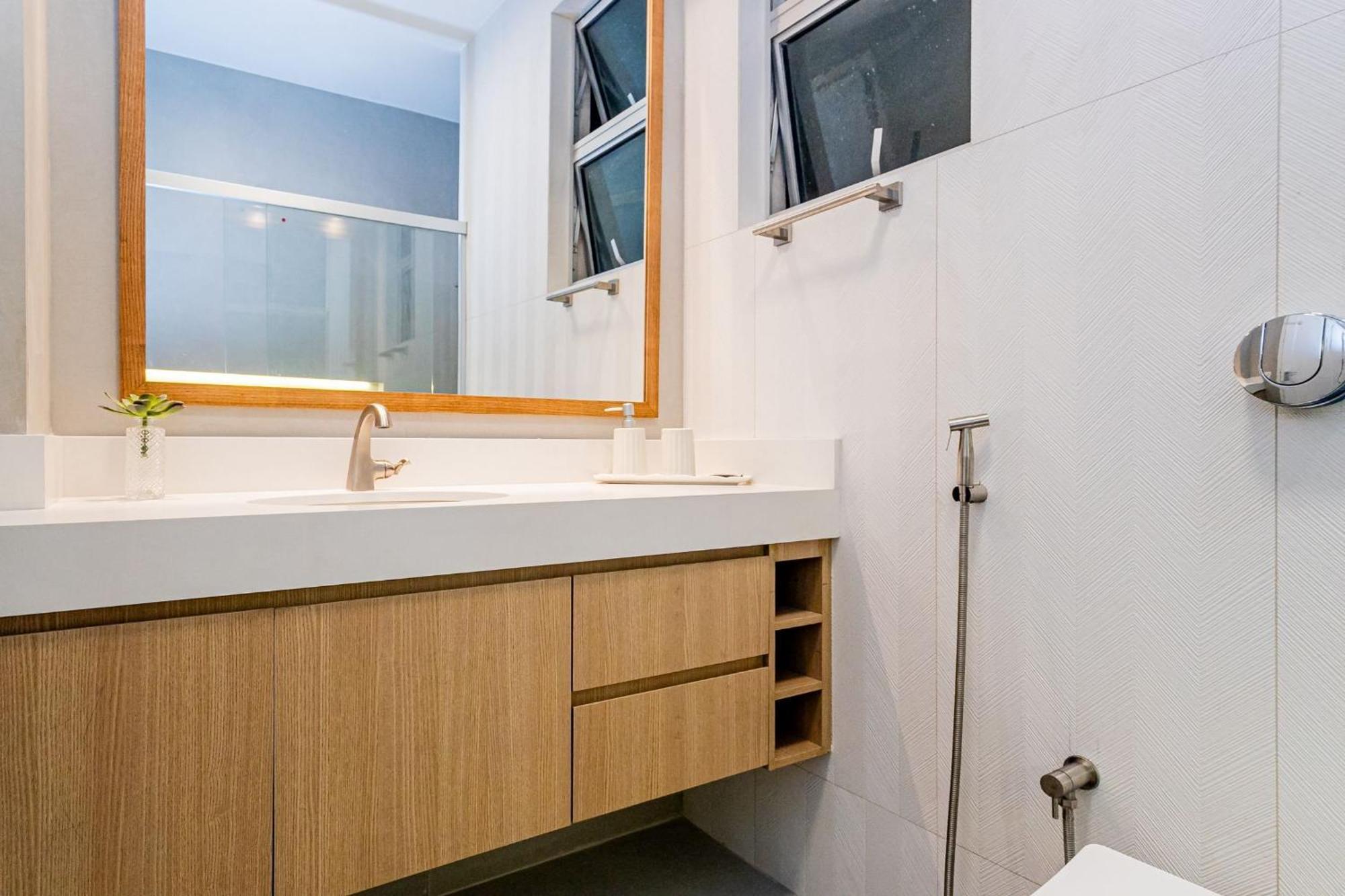Apartamento Luxuoso 3qtos Vista Mar Em Copacabana | A 2440/515 Rio de Janeiro