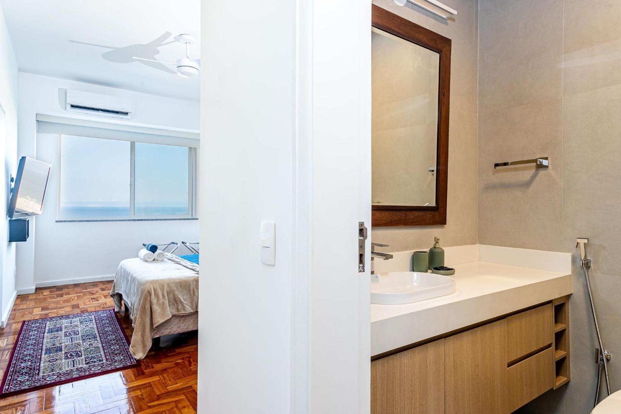 Apartamento Luxuoso 3qtos Vista Mar Em Copacabana | A 2440/515 *