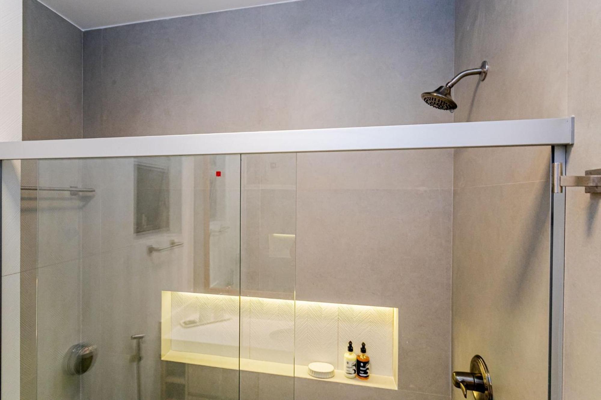 Apartamento Luxuoso 3qtos Vista Mar Em Copacabana | A 2440/515 Rio de Janeiro